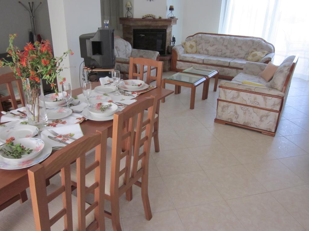 Sunshine Villa Gennadi Phòng bức ảnh